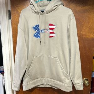 Under Armour hoodie - size medium